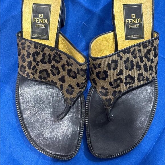 Fendi Vintage Leopard Sandals thongs size 7 - Picture 1 of 4